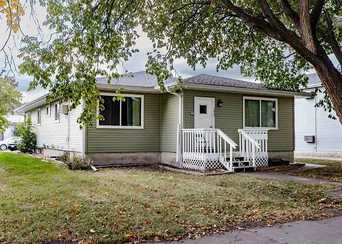 Updated 2-bedroom Near Ndsu Large Living Area * Fargo