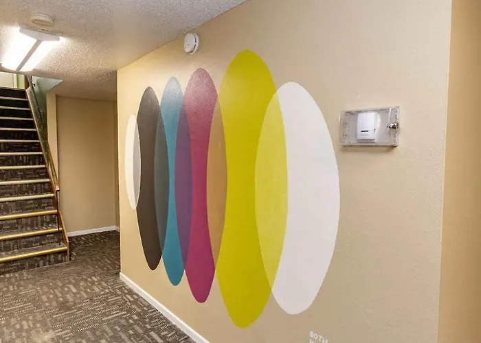 Updated 2-bedroom Near Ndsu Large Living Area * Fargo