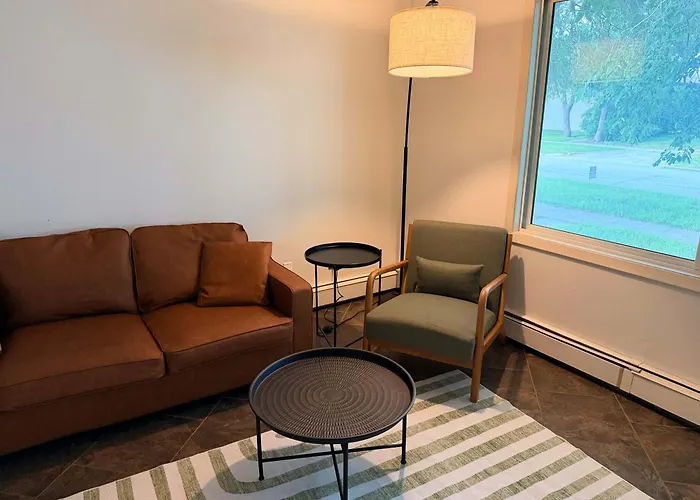 Updated 2-bedroom Near Ndsu Large Living Area * Fargo
